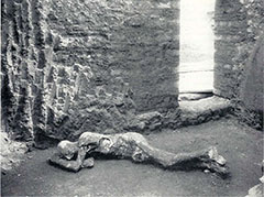Victims found in the Villa dei Misteri in 1909-1910